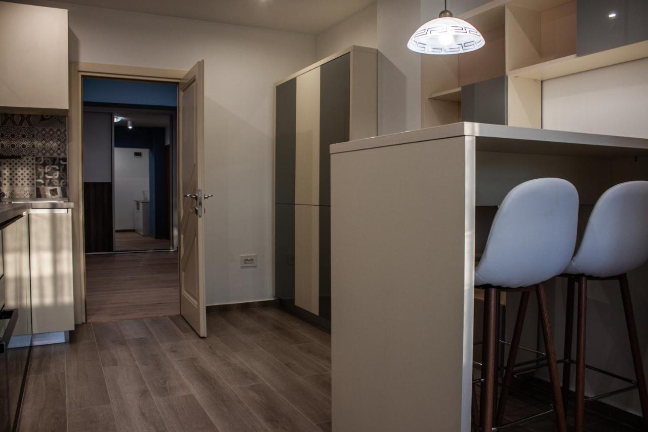 Eurocomfort Apartments Piatra Neamt Exterior photo